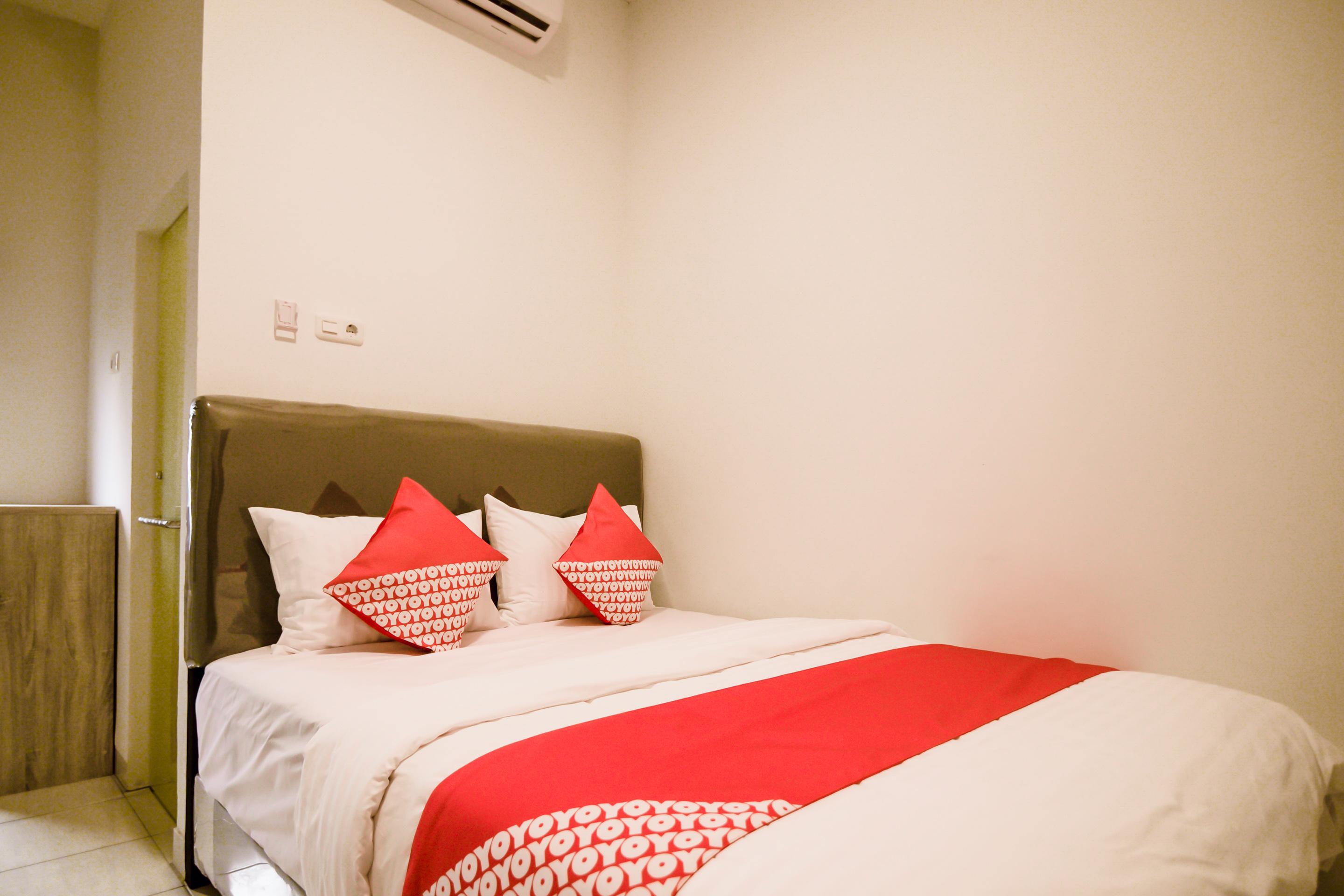Oyo 183 The Pipe House Hotell Palembang Exteriör bild