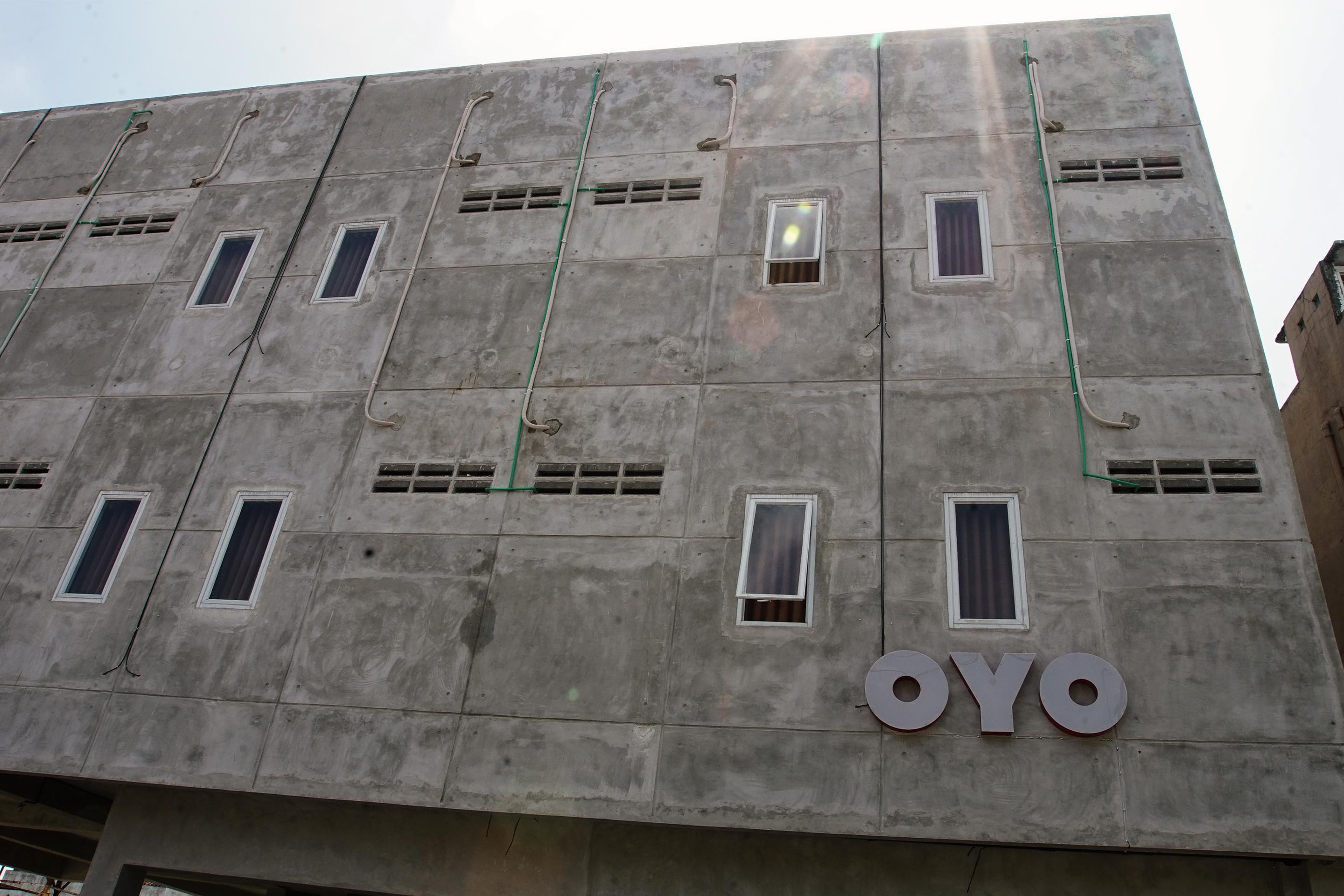 Oyo 183 The Pipe House Hotell Palembang Exteriör bild