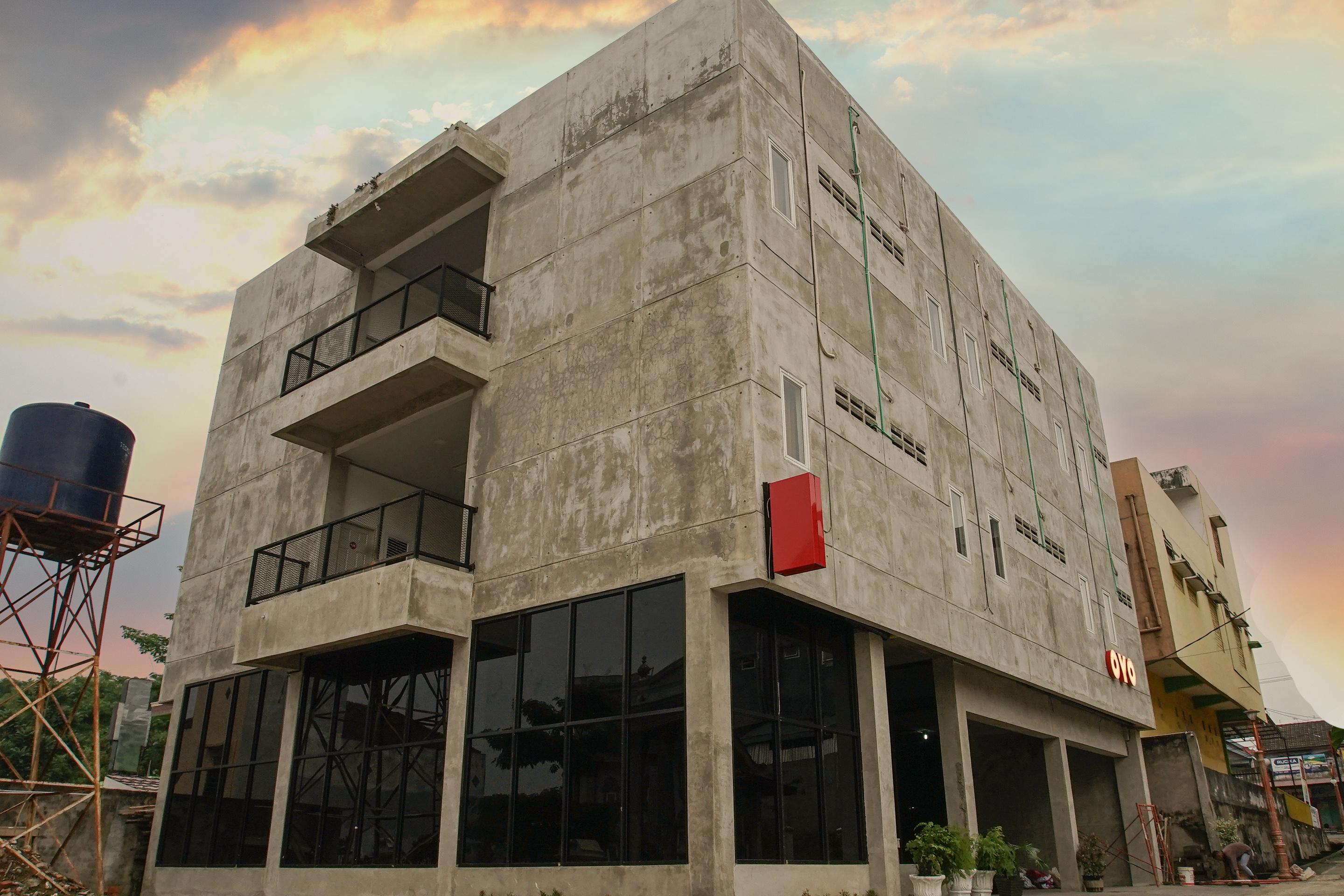 Oyo 183 The Pipe House Hotell Palembang Exteriör bild